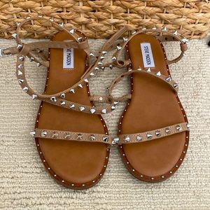 Never been worn Steve Madden sandal size 8.